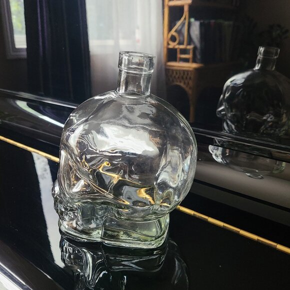 Scull clear glass empty bottle. Halloween decor. - Picture 3 of 6